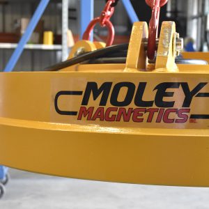 230-Volt scrap moley magnet suspended